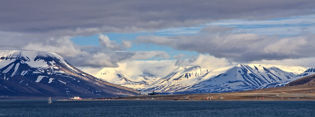 CRUCEROS LONGYEARBYEN CRUCEROS EXPLORACION NORUEGA CRUCEROS NORTE DE EUROPA CRUCEROS DIFERENTES NORTE DE EUROPA SVALBARD SPITSBERGEN SVALVARD CRUCEROS EXPLORACION POLO NORTE
